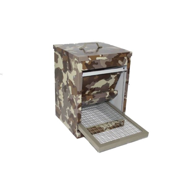 GALVANISED TREADLE FEEDER 5 KG. CAMOUFLAGE