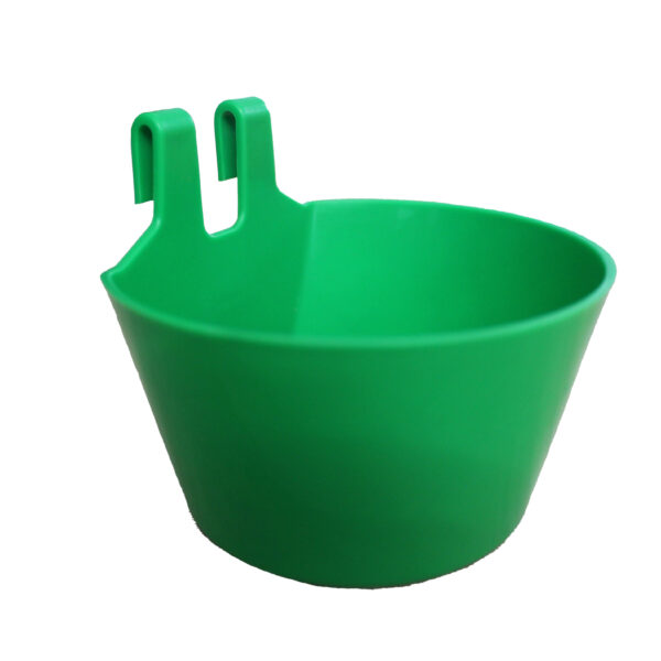 PLASTIC FEEDER WITH HOOKS GREEN